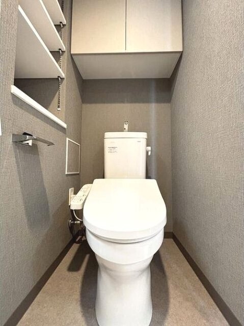 トイレ　温水洗浄便座完備