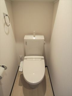 その他　温水洗浄便座です。