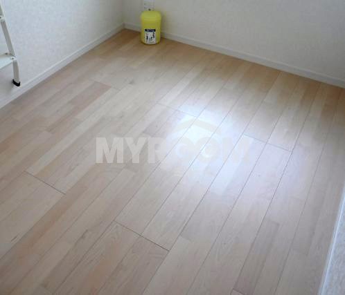 居室・リビング　内装（同一仕様写真）