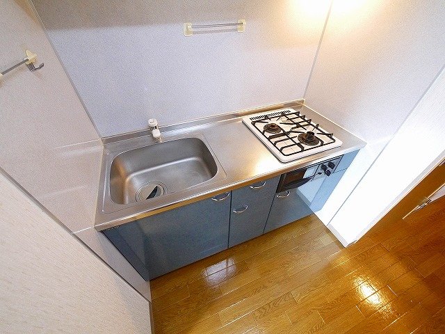 キッチン　コンパクトなキッチンで掃除もラクラク