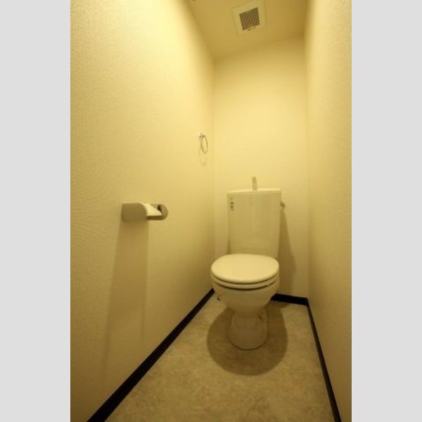 トイレ　他の部屋の参考画像です。