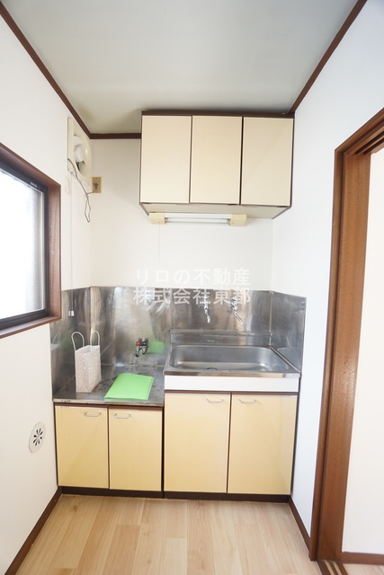 キッチン　上下に収納あり！使い勝手の良いキッチンです！！