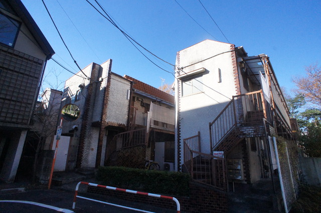 建物外観　幡ヶ谷駅より徒歩６分の好立地☆