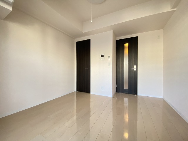 その他部屋・スペース　開放的な寝室です