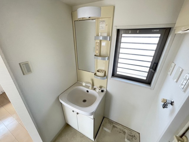 洗面設備　※他部屋の写真です。