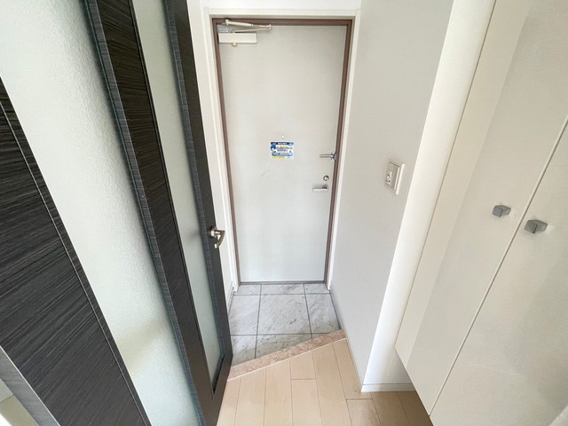 玄関　※他部屋の写真です。