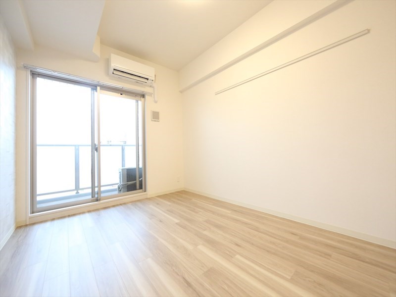 その他部屋・スペース　洋室8.1帖　エアコン完備　クローゼット付　バルコニー