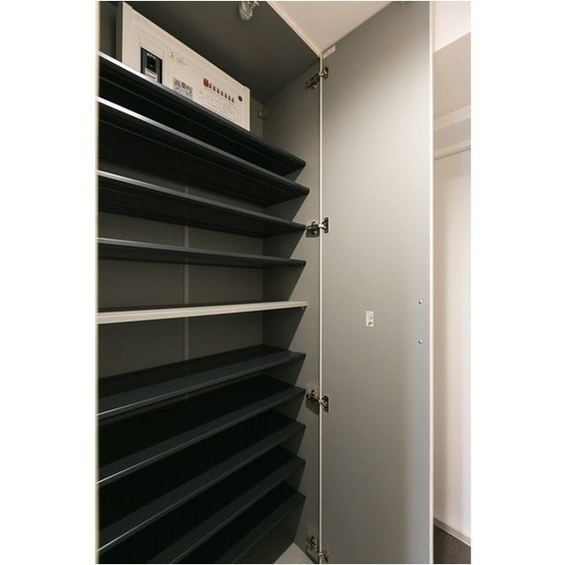 玄関　同タイプ別住戸写真（現況優先）