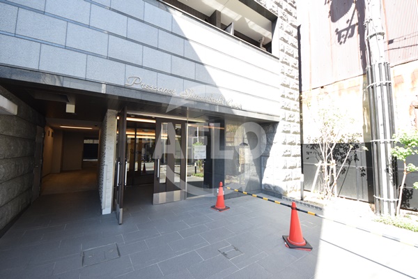エントランス　プレサンス心斎橋クオーレ　エントランス