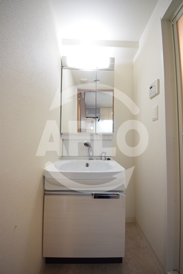 洗面設備　プレサンス心斎橋クオーレ　独立洗面台