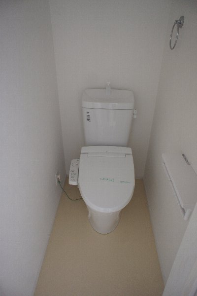 トイレ　トイレも気になるポイント。温水洗浄機能付き便座