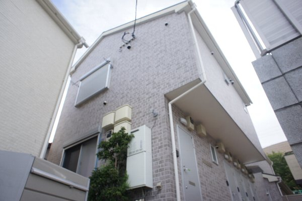 建物外観　タイル調の外観です