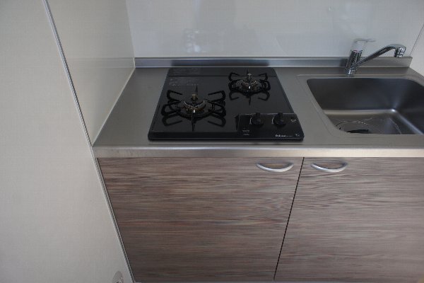 キッチン　同タイプのシステムキッチンです(反転タイプ)