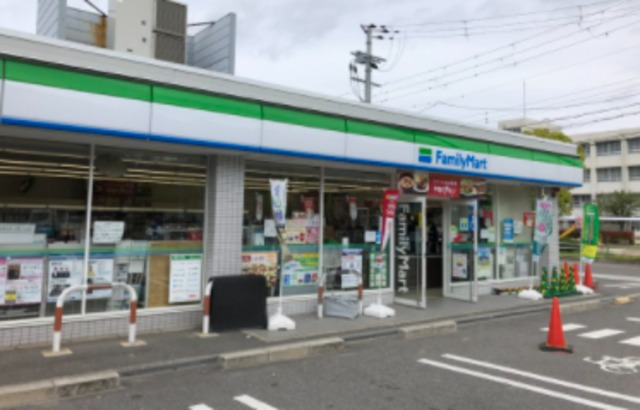 コンビニ　ファミリーマート堺大泉緑地店（コンビニ）まで596m