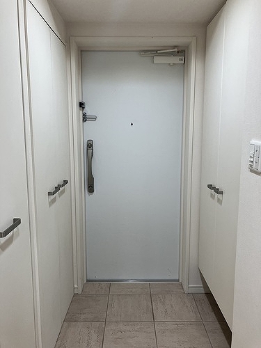 玄関　玄関　※2023年5月撮影