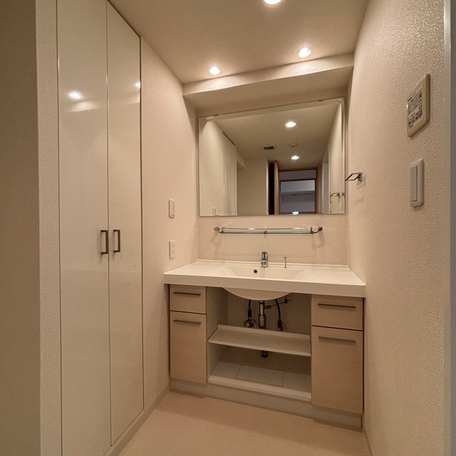 洗面設備　※写真は同タイプ住戸です。