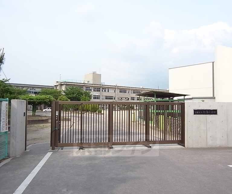 小学校　槙島小学校（小学校）まで561m