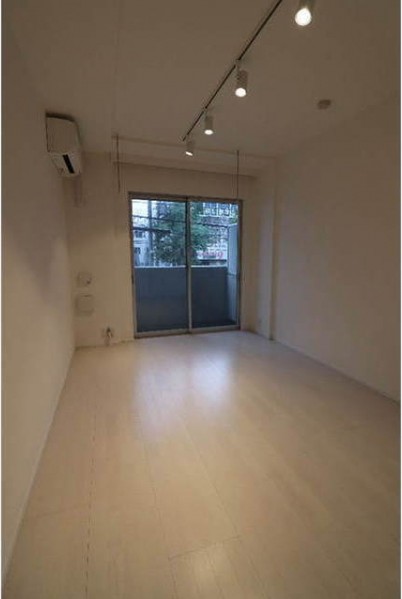 居室・リビング　使いやすい形の為、レイアウトを楽しめます♪