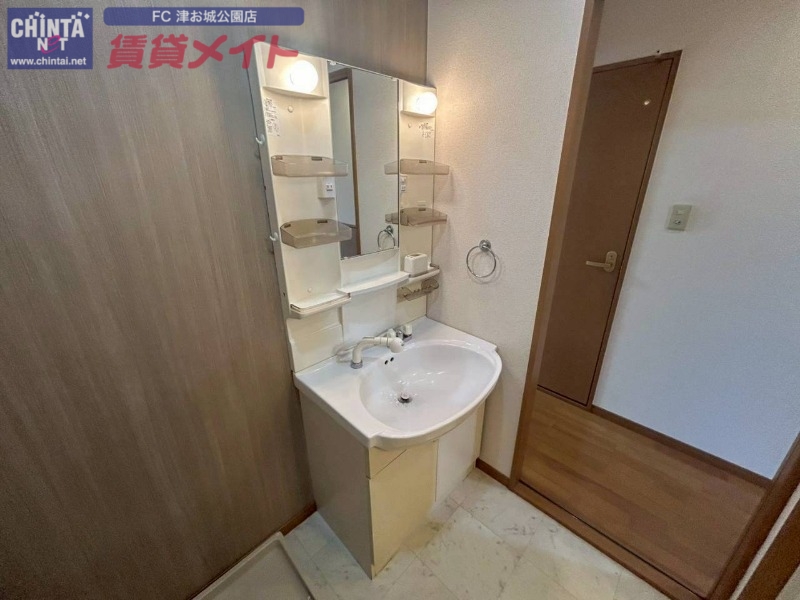 洗面設備　同タイプの部屋写真です