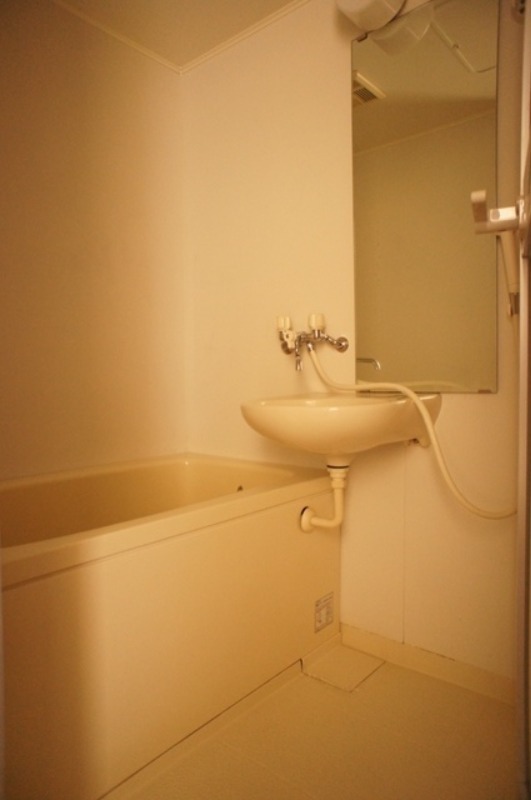 バス・シャワールーム　図面と現状に相違がある場合には現状を優先