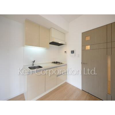 キッチン　同タイプ6階のお部屋を撮影。仕様が異なることがあります。