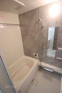 バス・シャワールーム　追焚と乾燥機能付バス（イメージ）