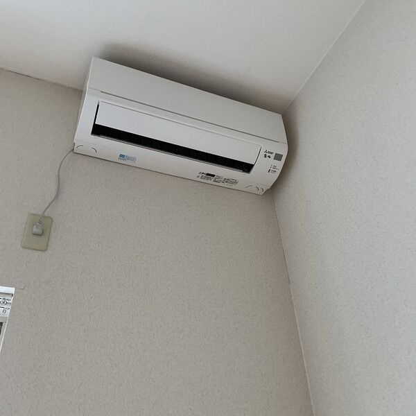 その他設備　経済的な灯油FF暖房です！