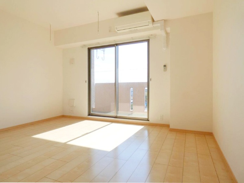 居室・リビング　図面と現状に相違がある場合には現状を優先