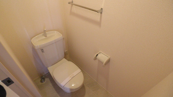 トイレ　※別号室の参考写真となります。