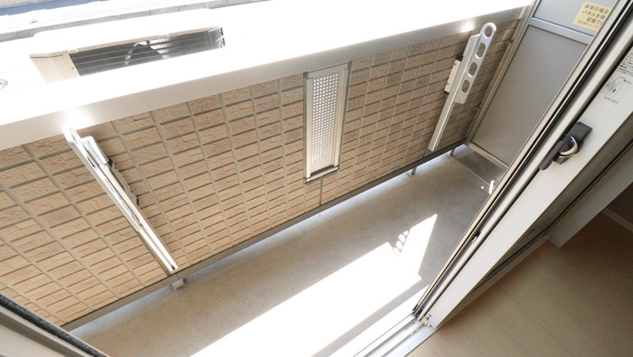 バルコニー　※別号室の参考写真となります。