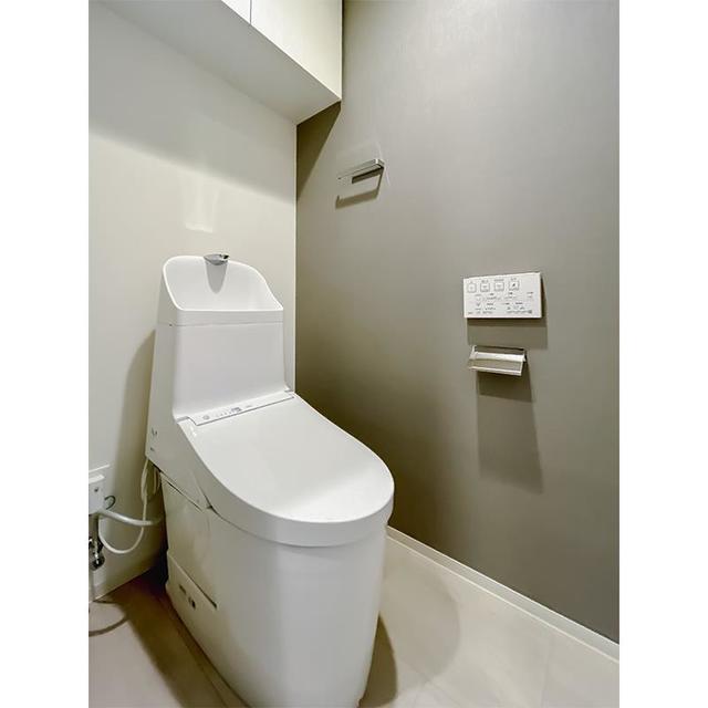 トイレ　※写真は同タイプ住戸です。