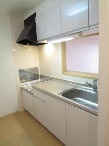 キッチン　※同タイプ部屋の写真です。