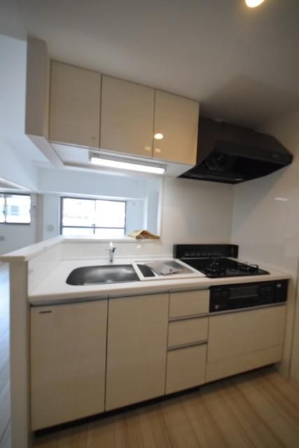 キッチン　★お部屋探しは株式会社タウンハウジング東京まで★