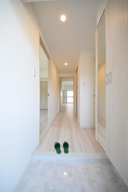 玄関　★お部屋探しは株式会社タウンハウジング東京まで★