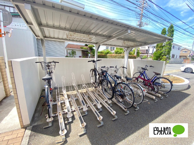 その他　屋根付駐輪場