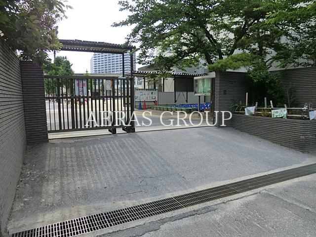 小学校　市川市立新井小学校（小学校）まで870m