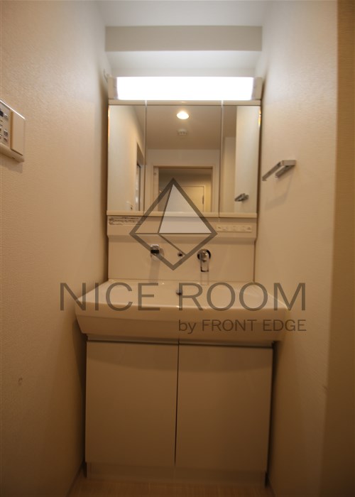 洗面設備　アザレア梅田　洗面台　別部屋写真