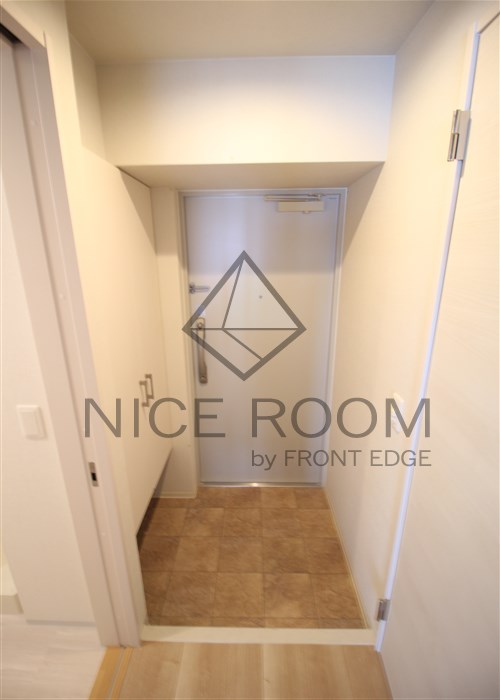 玄関　アザレア梅田　玄関　別部屋写真