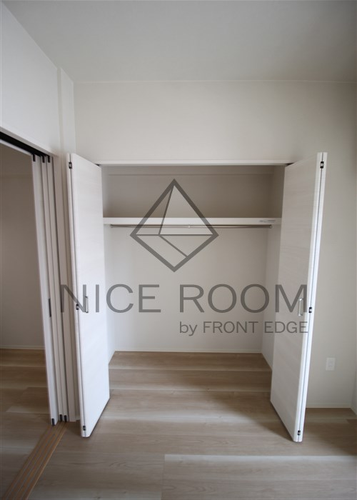 収納　アザレア梅田　収納　別部屋写真