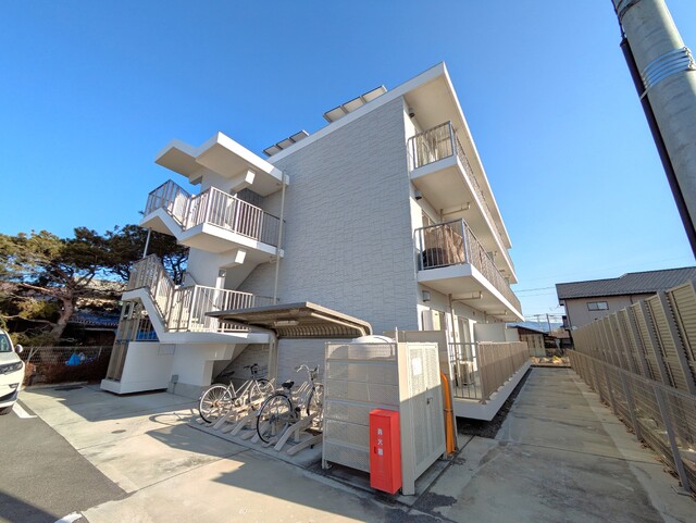 建物外観　☆オートロック付き！　３階建てマンション☆