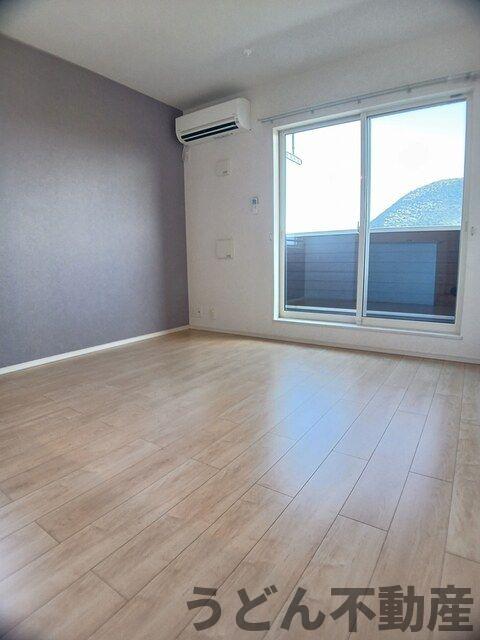 居室・リビング　うどん県のお部屋探しはうどん不動産へ うどんちゃんとLINE