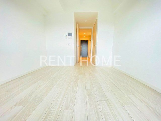 その他部屋・スペース　白基調の内装の洋室です。