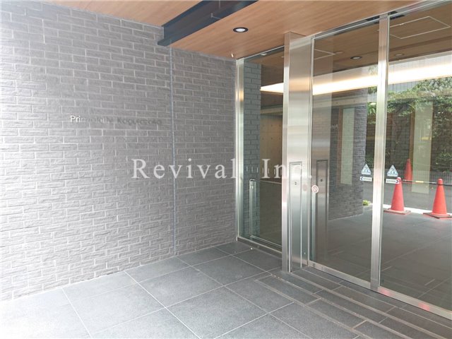 エントランス　高級感あるグランドエントランスでございます