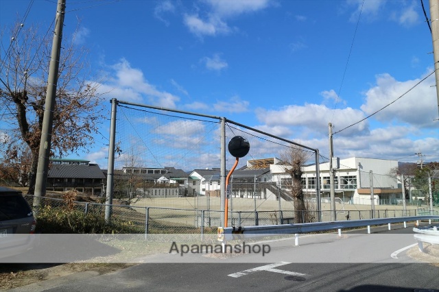 小学校　久米小学校（小学校）まで525m