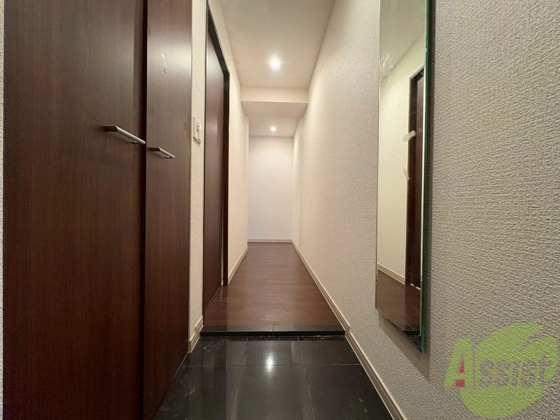 玄関　玄関の様子です。明るい印象ですね。気分もあがりそう。