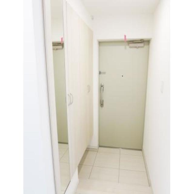 玄関　※写真は同タイプ住戸です。