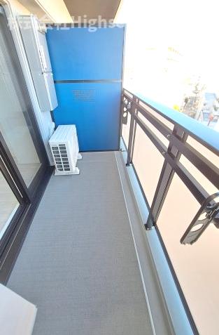 バルコニー　外からの目が気にならないバルコニーで洗濯物が干せます