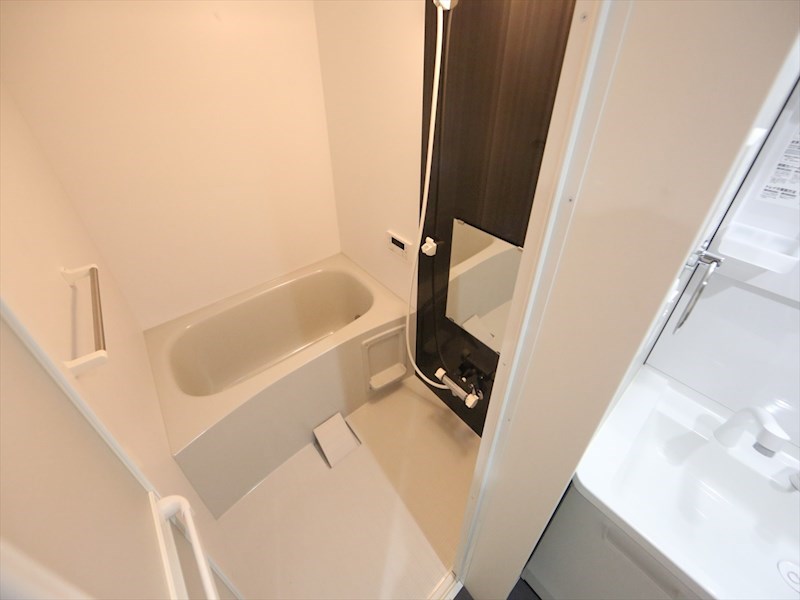 バス・シャワールーム　浴室暖房乾燥機付　追い焚き・オートバス機能付お風呂