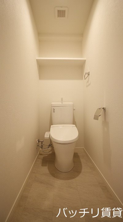 トイレ　類似写真使用のため、現状優先致します。