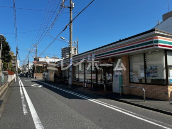 コンビニ　セブンイレブン 大田区糀谷中前店（コンビニ）まで120m